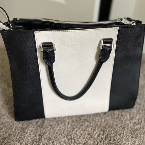 Michael Kors Black and White Tote Bag - Picture 2 of 5